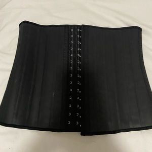 Yianna steel bones- Waist trainer- size medium